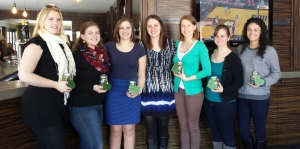 Happy mason-jar-holding bridesmaids!